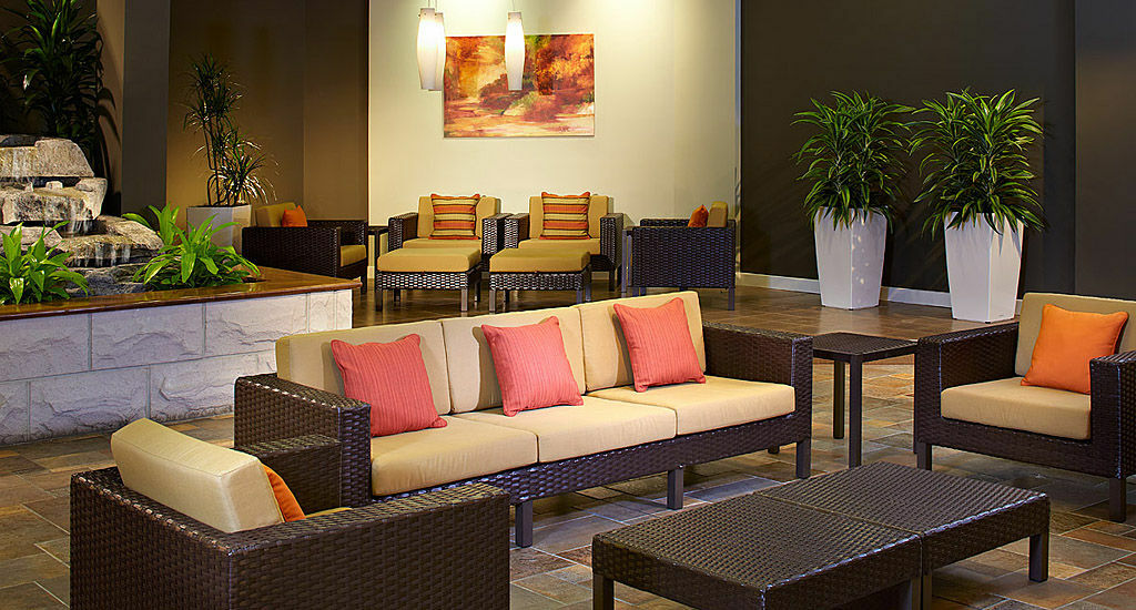 Courtyard Milwaukee Downtown Hotel Exterior photo